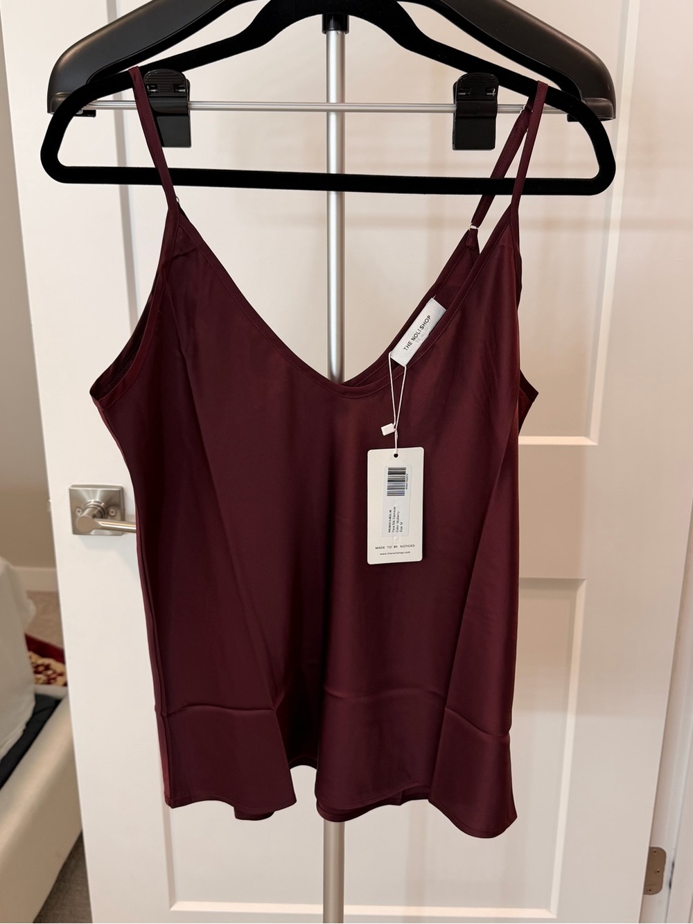 NWT The Noli Shop Burgundy Satin V-Neck Camisole Size M